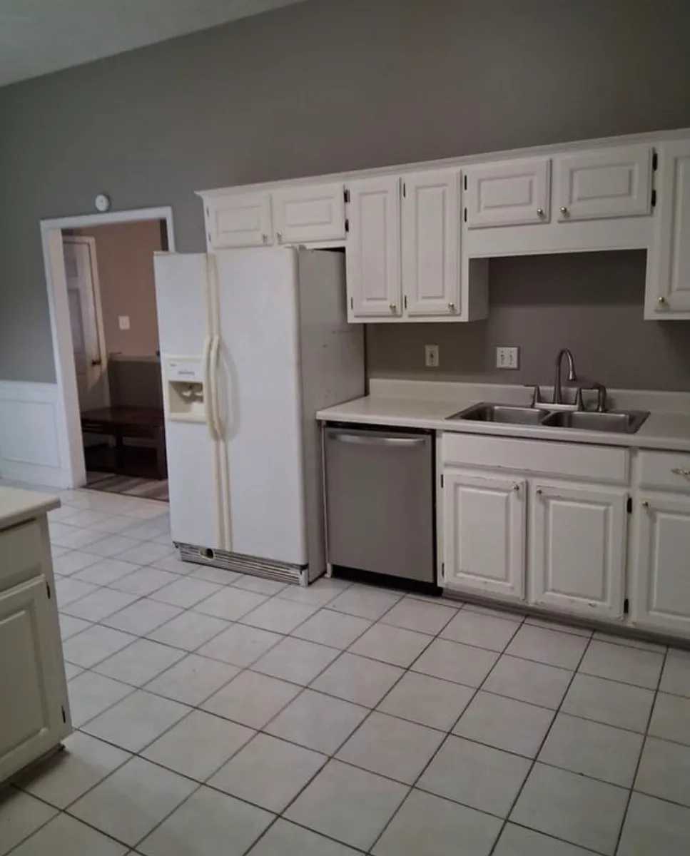 Building Photo - 120 Woods Edge Dr