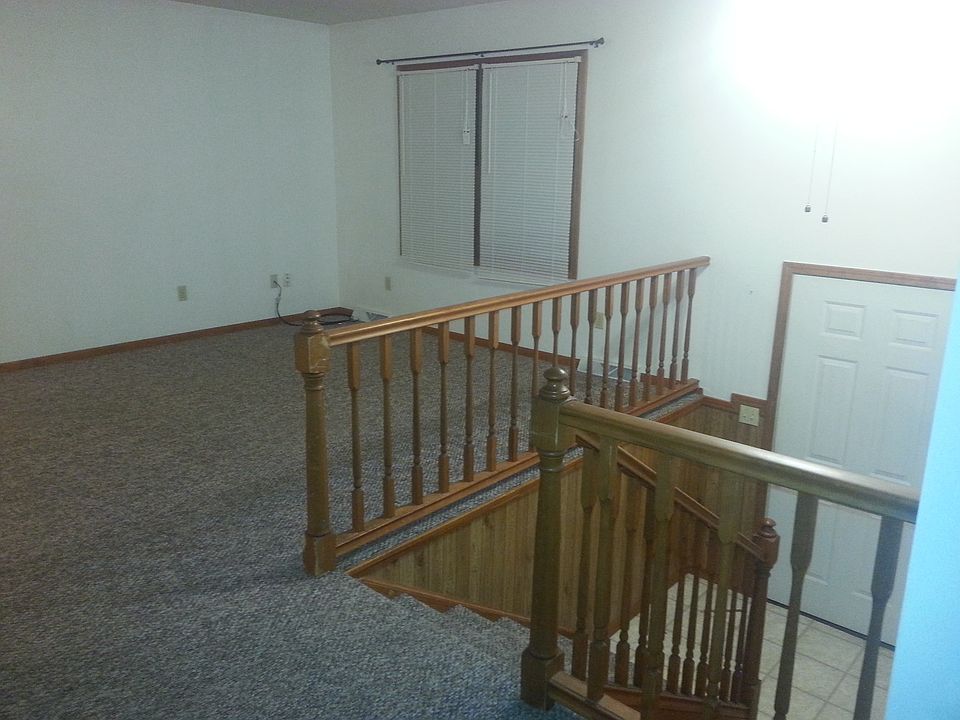 2nd image of 1108 Charm Villa Dr