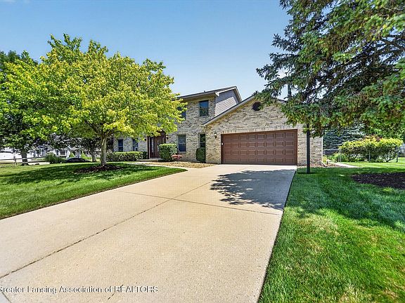 2nd image of 1410 Alan Ln