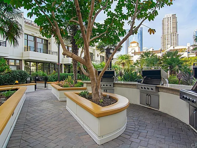 700 W Harbor Dr W #1703 — Photo 39