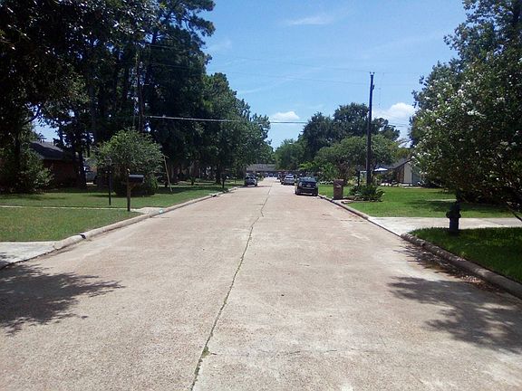 4th image of 16106 Southampton Dr