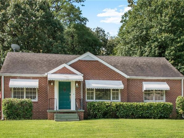 404 Lynnhaven Dr SW