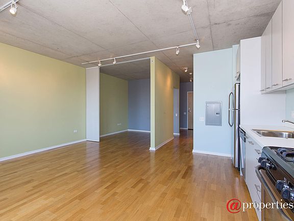 Kitchen / Living Room