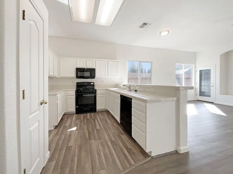 4308 Blake Cir — Photo 7