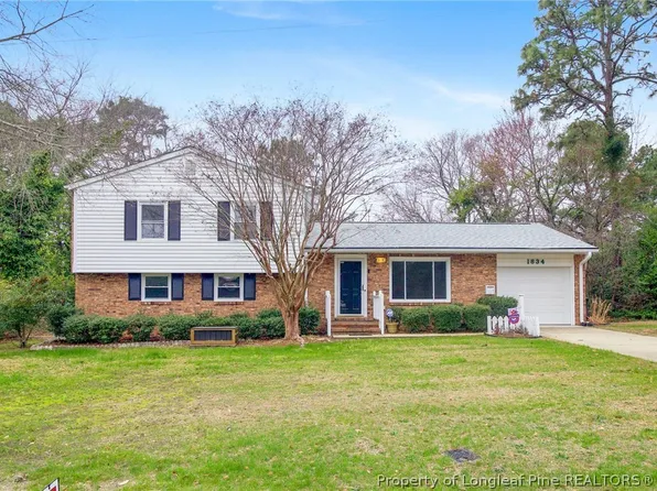 1834 Wendover Dr, Fayetteville, NC 28304