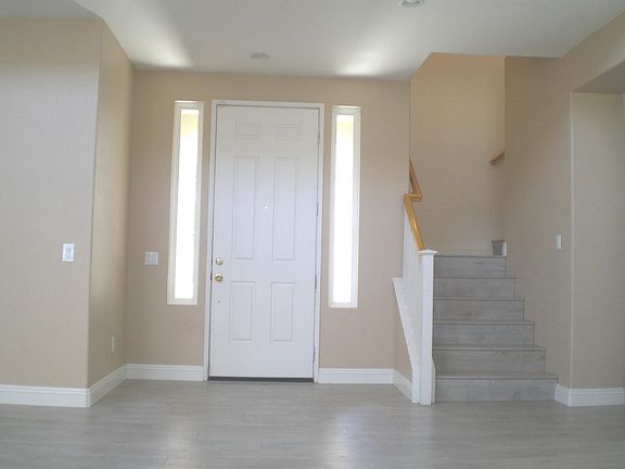 Foyer, laminate flooring