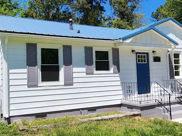 707 Parker Blvd, Weaver, AL 36277