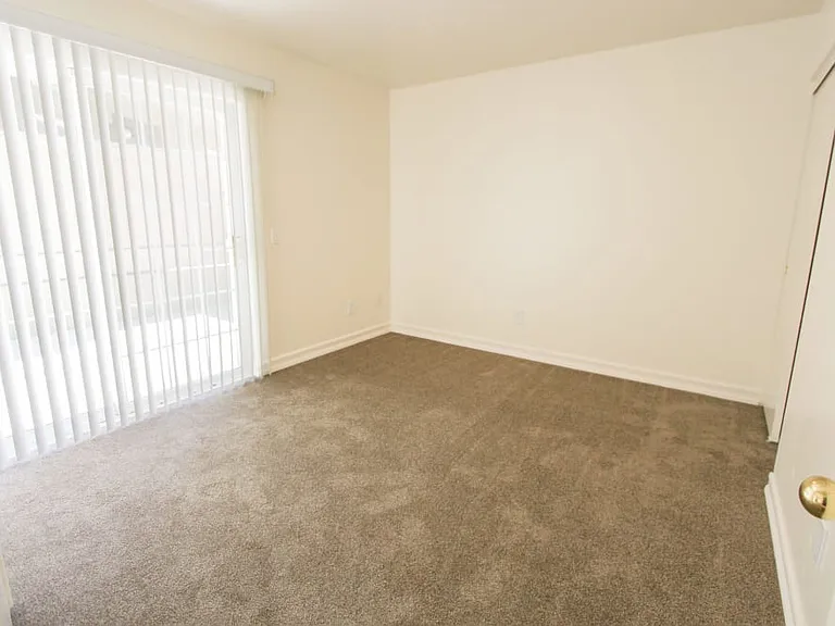 River Place - Military Housing — Photo 8