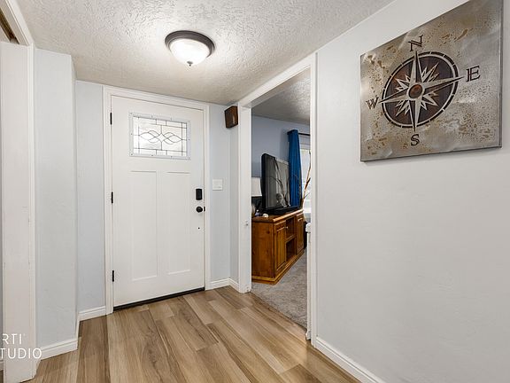 5th image of 1627 W Rose Garden Ln