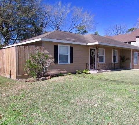 4th image of 1401 Glourie Dr