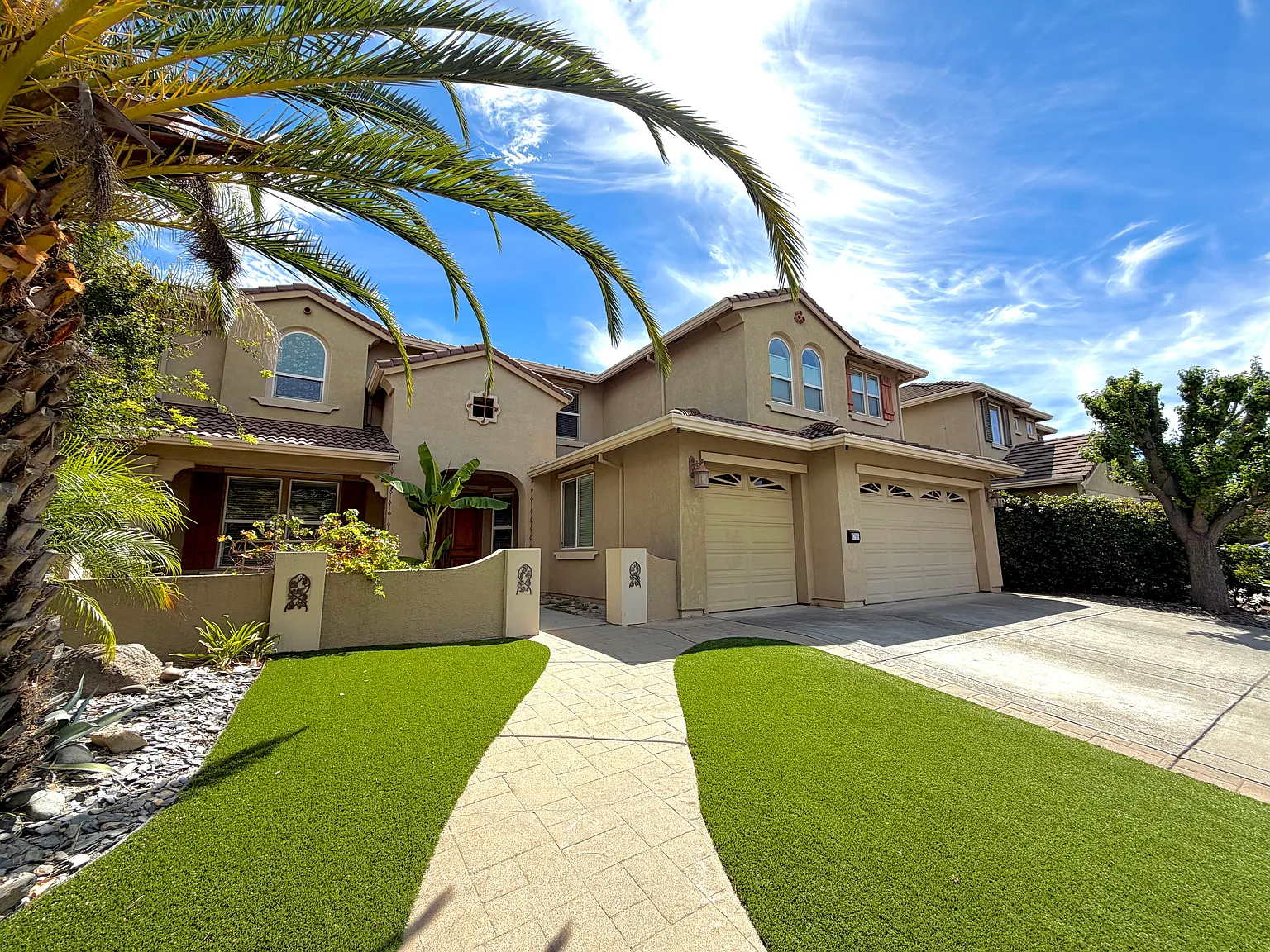 5 bed, 4097 sqft, $4,750 — Photo 2