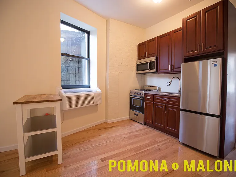 53 Graham Ave #3C — Photo 2