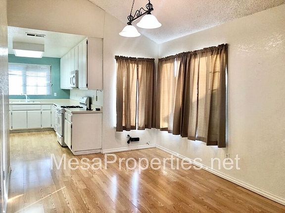 5th image of 16194 Jasmine St