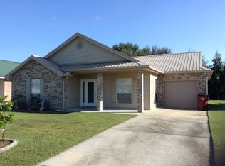 204 Teddy Ln, Picayune, MS 39466