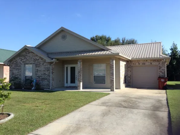 204 Teddy Ln, Picayune, MS 39466