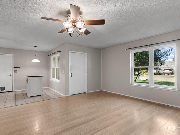 4th image of 4824 Colleen Dr