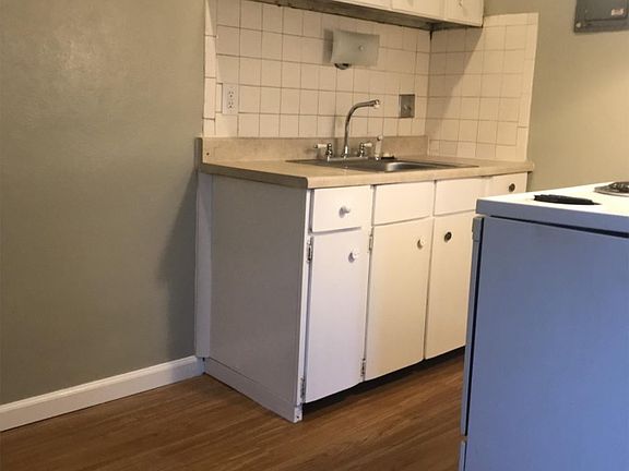 3rd image of 3712 Geraldine Ave APT 8