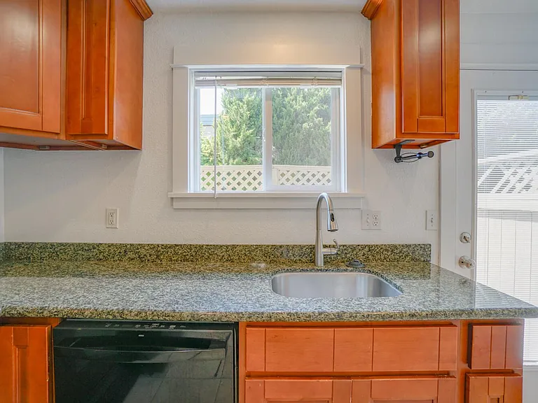 Trees Apartment Available Now — Photo 27