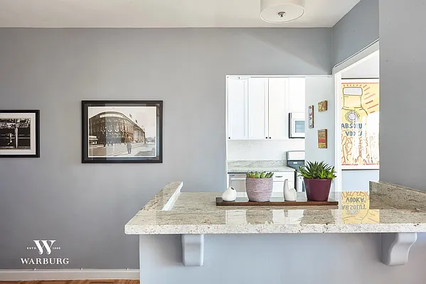 Sold by Warburg | media 14