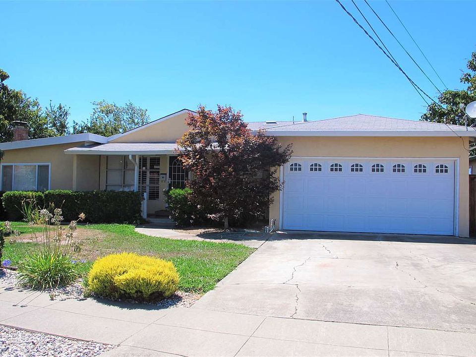 2nd image of 36323 Pizarro Dr