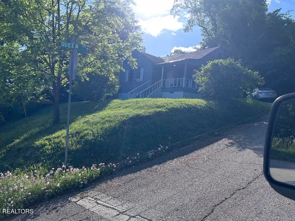 429 Sewanee St, Harriman, TN 37748