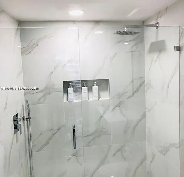 1750 N Bayshore Dr #2302 — Photo 10