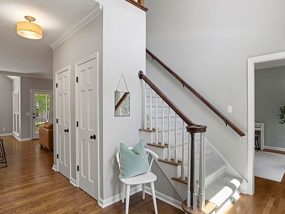 4th image of 311 Circle Slope Dr
