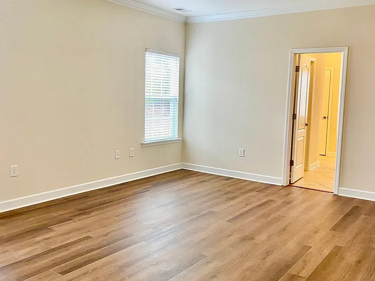 1213 Silverstone Ct — Photo 14