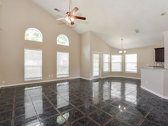 5th image of 2801 River Ridge Dr