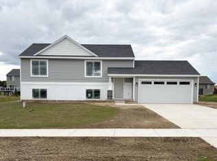 151 Wren Dr, Caledonia, MI
