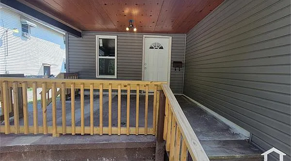 3 bed, 840 sqft, $900 — Photo 4