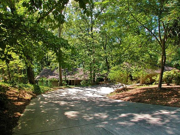 3rd image of 1291 Dixon Cir