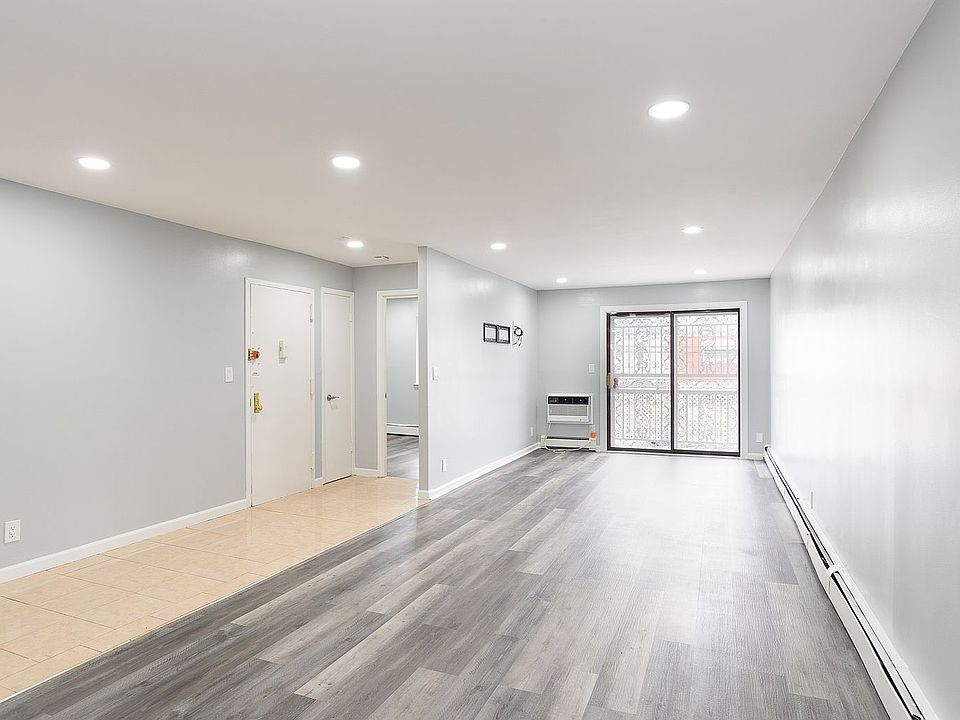 1st image of 3017 Ely Ave APT 2