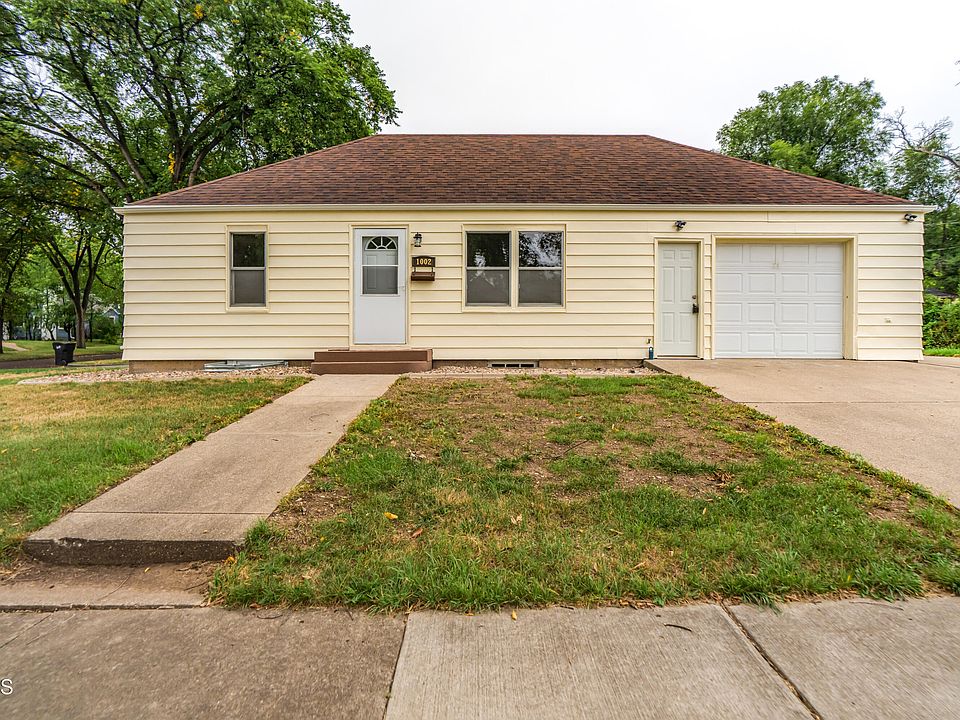 1st image of 1002 E F Ave
