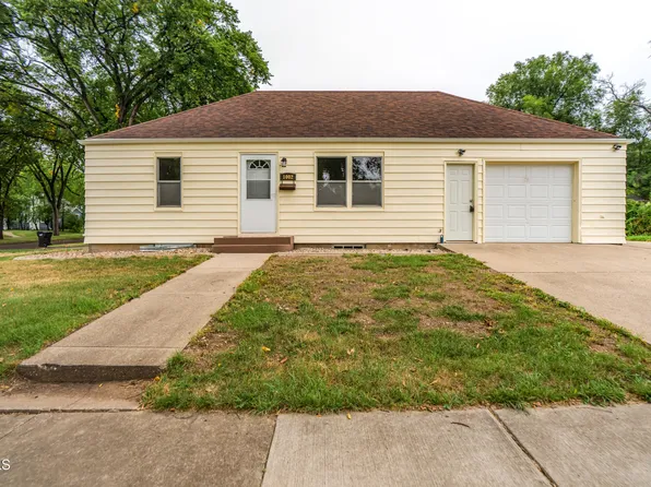 1002 E F Ave, Bismarck, ND 58501