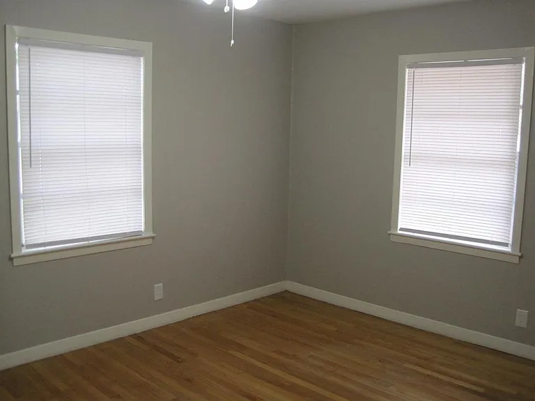 1124 Lawrence St — Photo 12