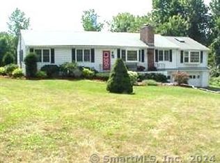 12 Paugussett Rd, Sandy Hook, CT 06482