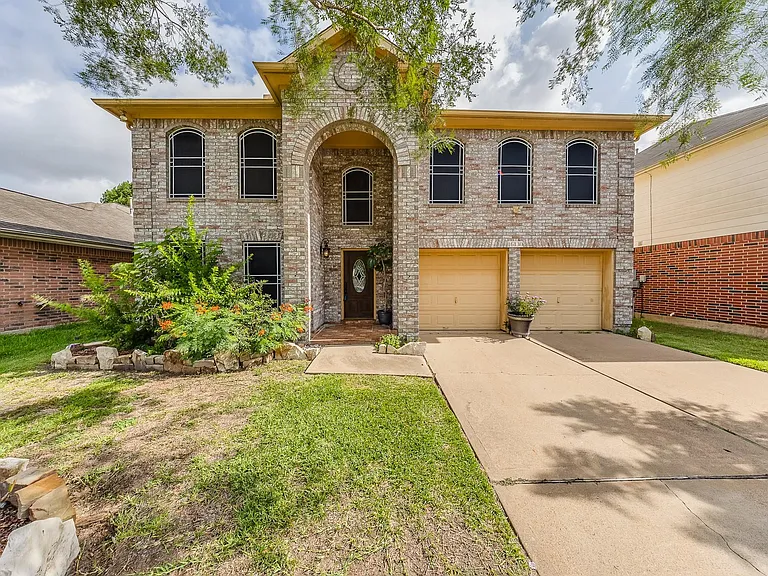 16130 Coleburn Dr — Photo 3