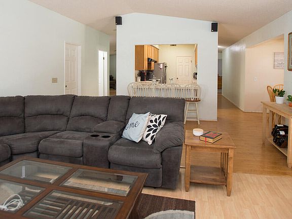 5th image of 42220 Woodstone Ln