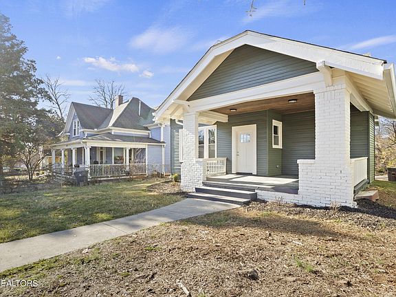 2nd image of 2047 Washington Ave