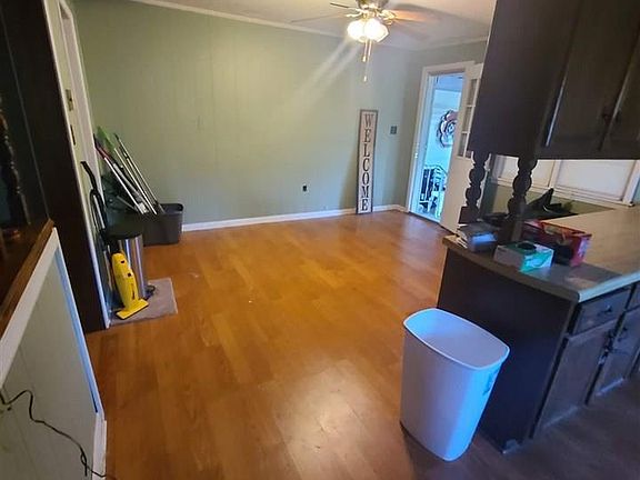 4th image of 14984 Latham Hwy #190