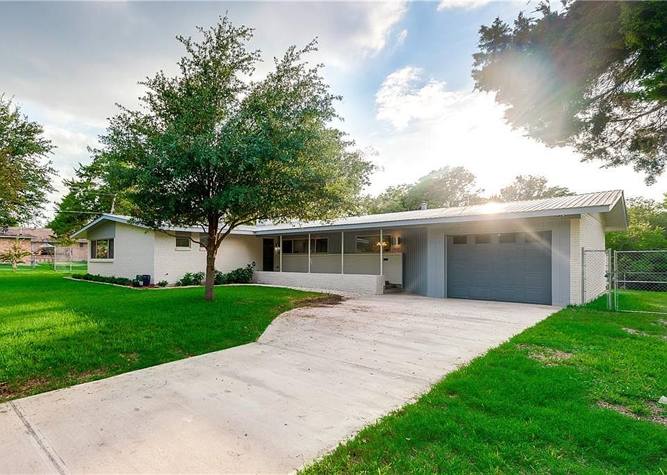 1st image of 3451 Cedarhurst Dr
