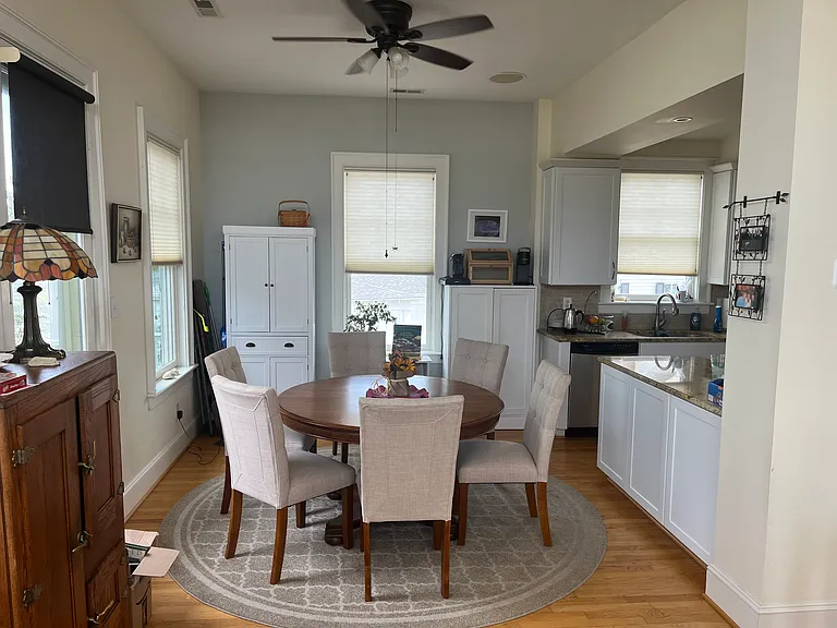 4535 Maiden Ln — Photo 7