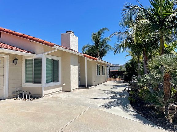 3rd image of 440 Camino Mateo
