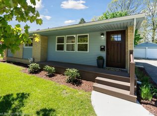 1170 Outer Dr, Fenton, MI 48430