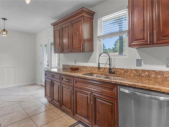 4th image of 313 Lineberry Rd