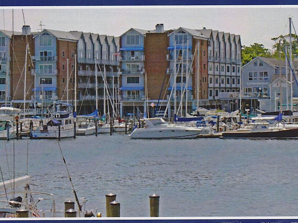 Building photo from Spa Creek