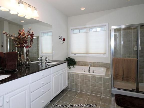 4th image of 8893 White Orchid Pl