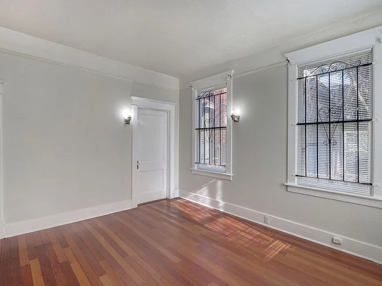631 West 37th St — Photo 7