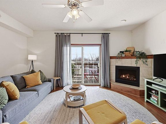 2nd image of 805 Blue Sky Dr Unit 201
